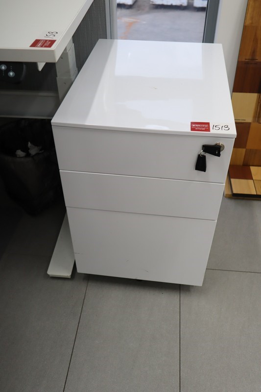 DeWALT 12V 18V 2 AMP Compact Wall Mount Li-Ion Battery Charger. NB: Not in