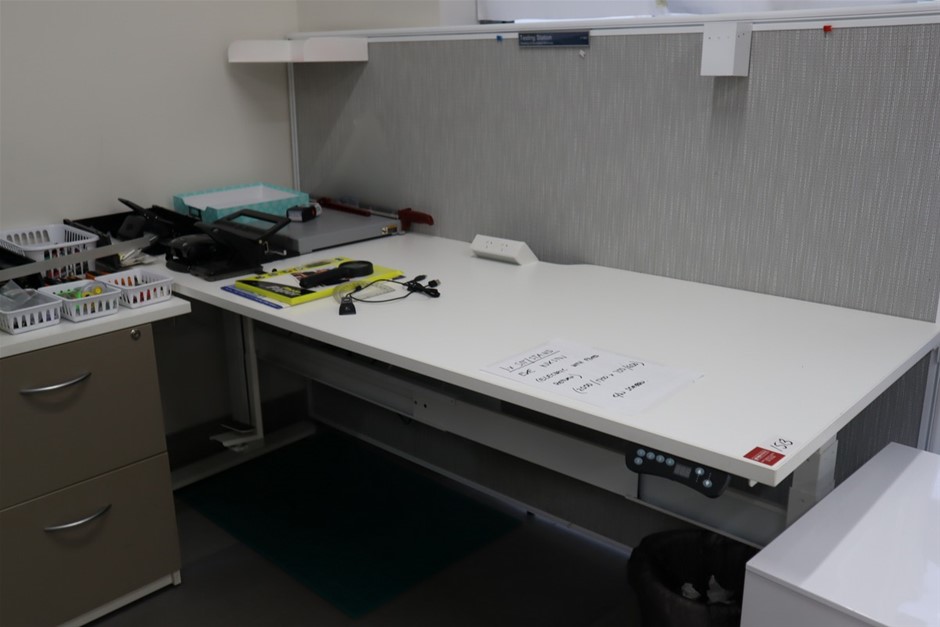 DeWALT 18V 5.0Ah XR Li-Ion Cordless Slide Battery. NB: Has been use & Not i