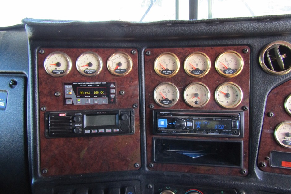 Jules Roy Chardonnay 2023 (6x 750mL), France.