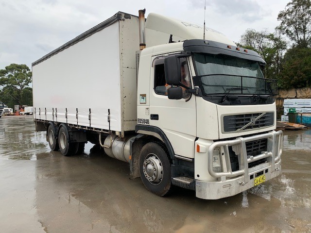 Helen & Joey Estate Cleanskin Merlot Cabernet Sauvignon 2019 (6x 750mL) VIC