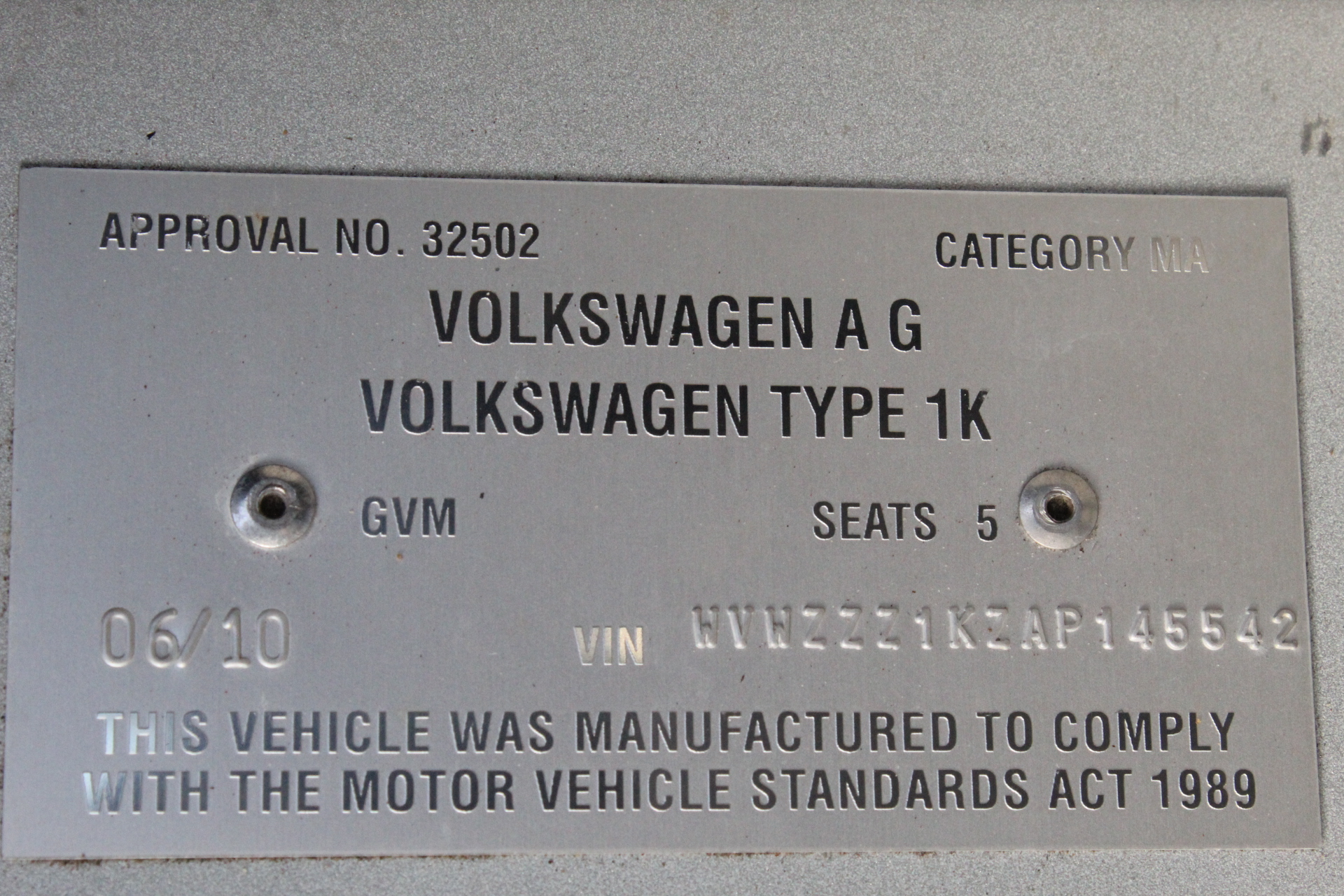 Vial full of Gold Leaf/Flake