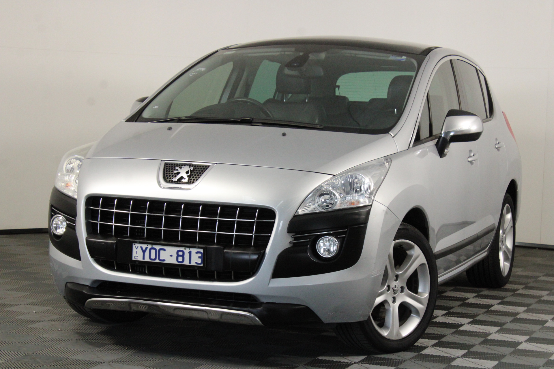 Lenovo YOGA 520 14IKB Laptop Pentium 4415U 8GBRAM/128GB