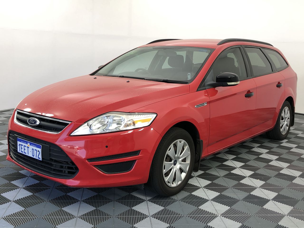 Vial full of Gold Leaf/Flake