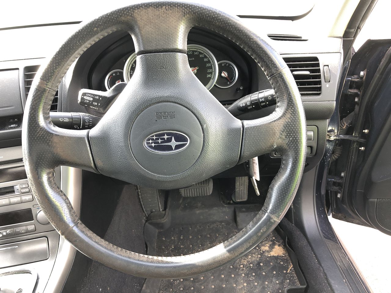 BREVILLE the Custom Loaf Pro Bread Maker, Stainless Steel, BBM800. NB: Mino