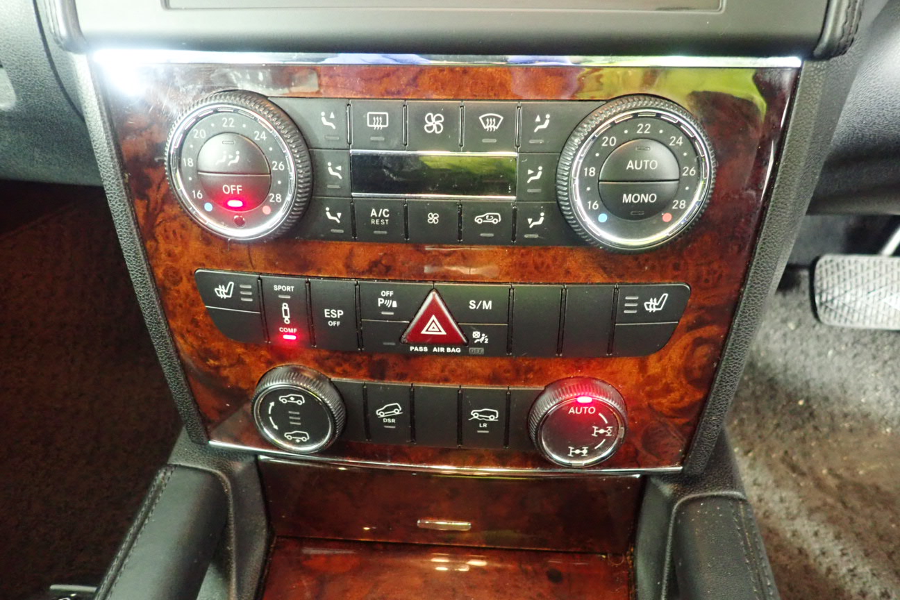 9K WHITE GOLD 0.75ct F VS LAB DIAMOND CLAW SET BAND