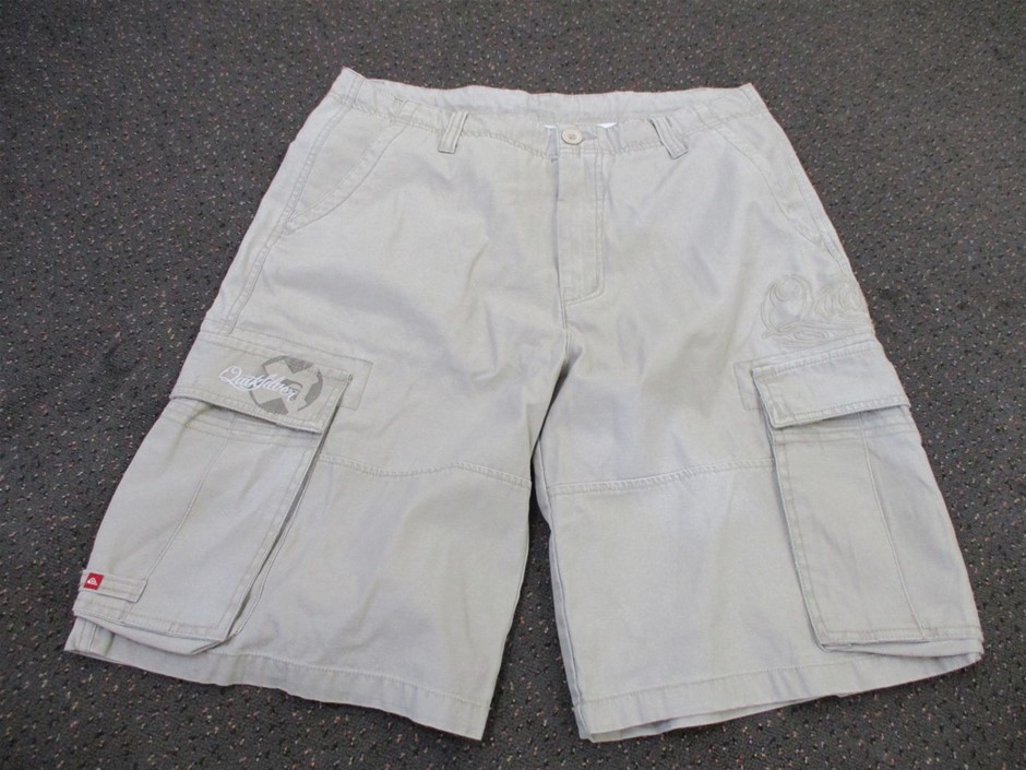 Vintage Enameled Easter Egg Diamante Jewelry Organizer Trinket Box Décor