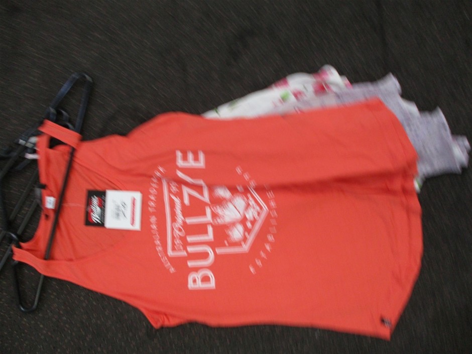 14.92 Carats Blue Topaz