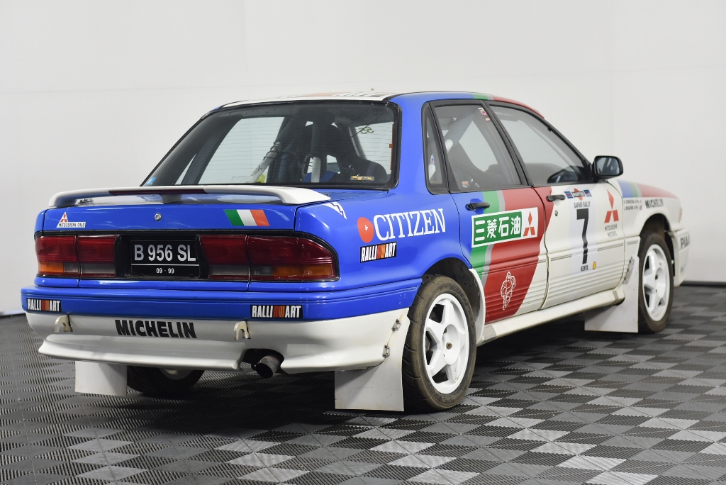 5-6mm White & Baroque Pearl Pendant Charm Bracelet