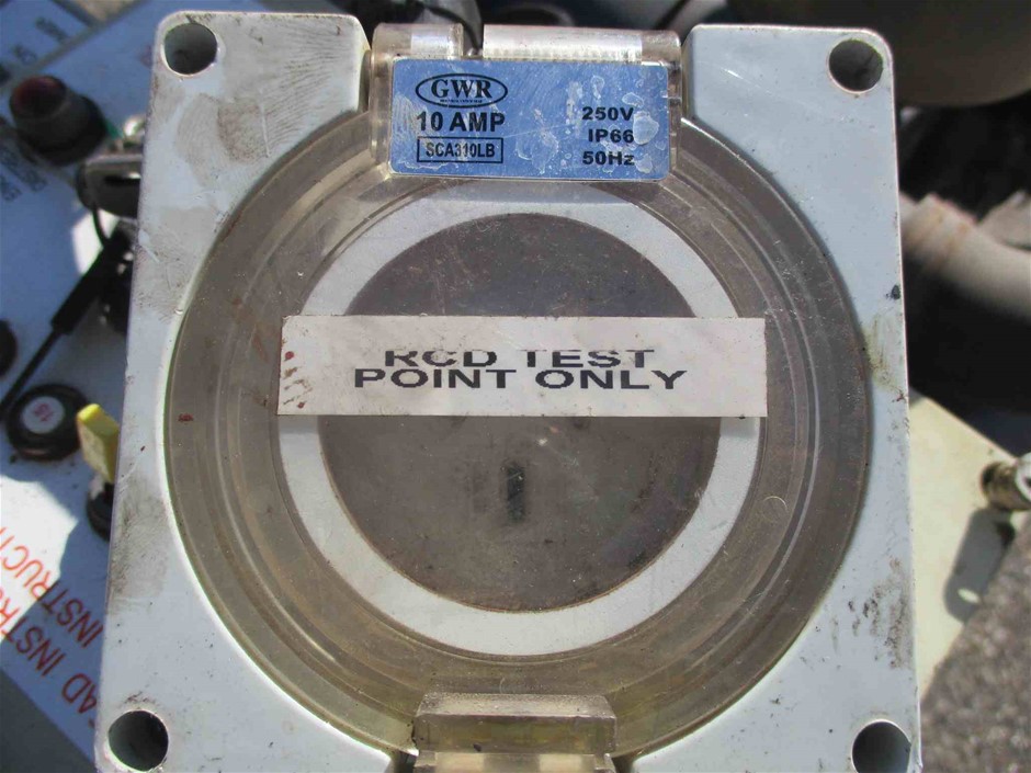 Duchesse De Paris Brut Blanc De Blancs NV (6x 750mL), France.