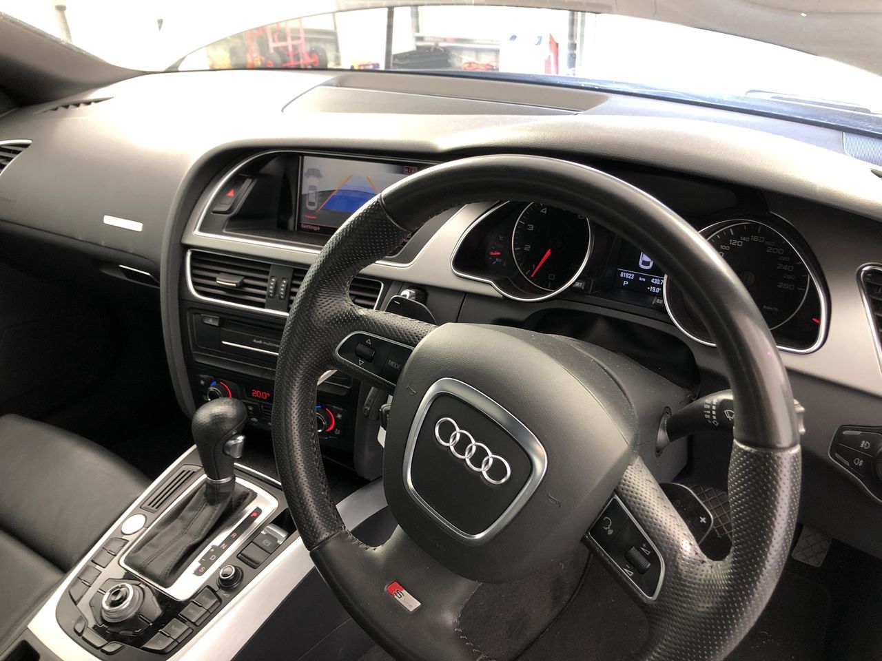 1/100 Scottdale x 2, 1g Valcumbi silver bars x 2 & 1 Kilo Copper Bar