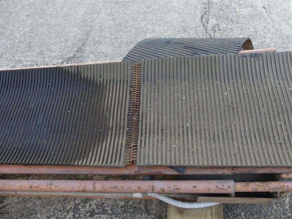 DISNEY PRINCESS Mattel Toys, Carriage to Castle Transforming Playset with A