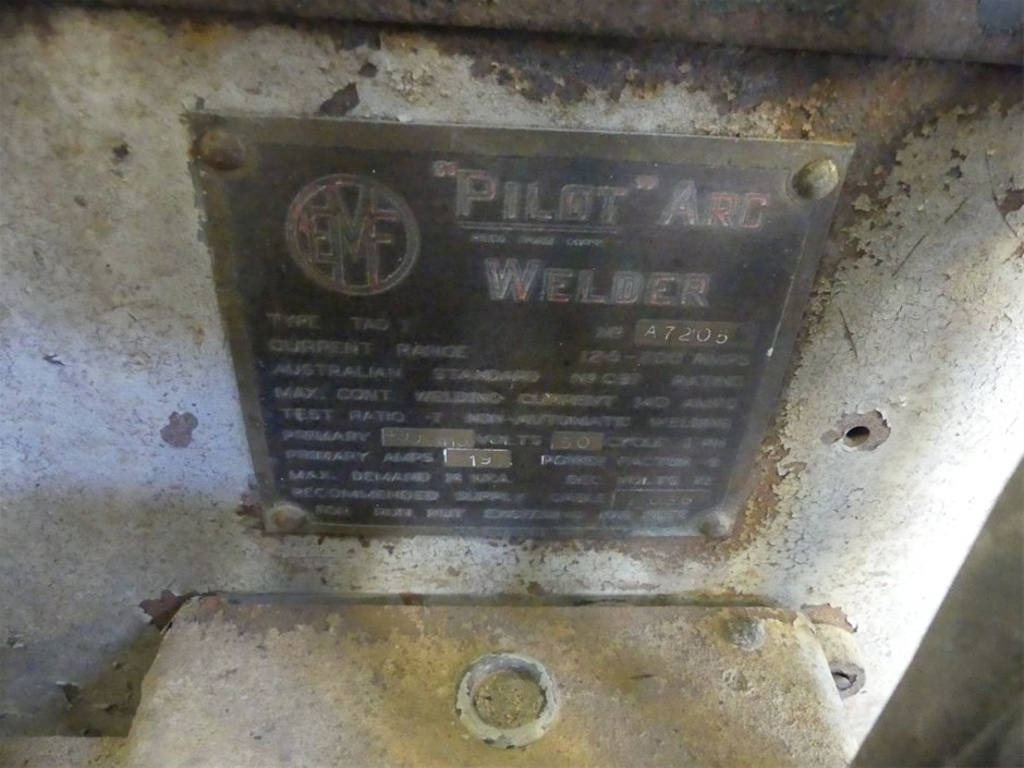 HOMECRAFT Savanah Raised Toilet Seat with Lid, White. NB: Slightly Damaged