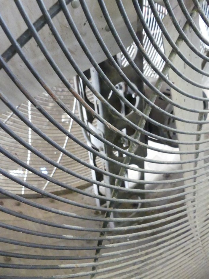 18K Gold - Filled Clustered Necklace Simulated Diamonds, 12MM Wide - 60.9cm