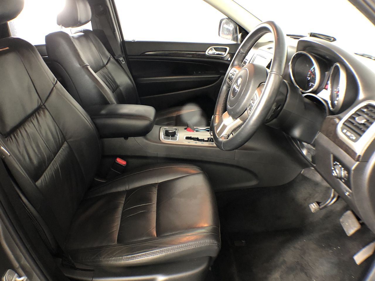 AMAZON BASICS Steel Jack Stands with 3 Ton Capacity.