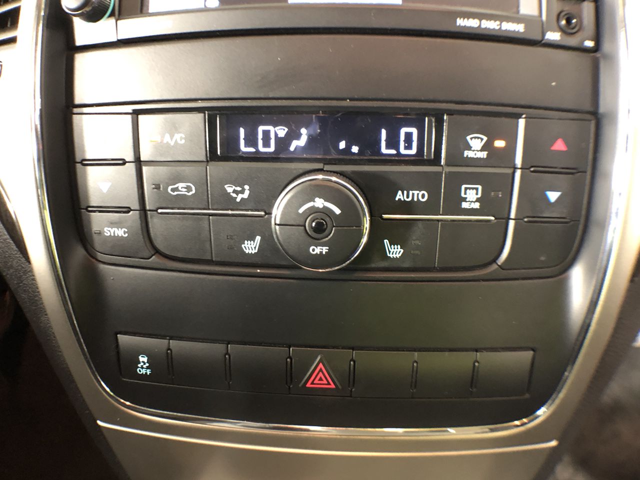 WINNER INTERNATIONAL The Club 1000 Original Club Steering Wheel Lock, Red.