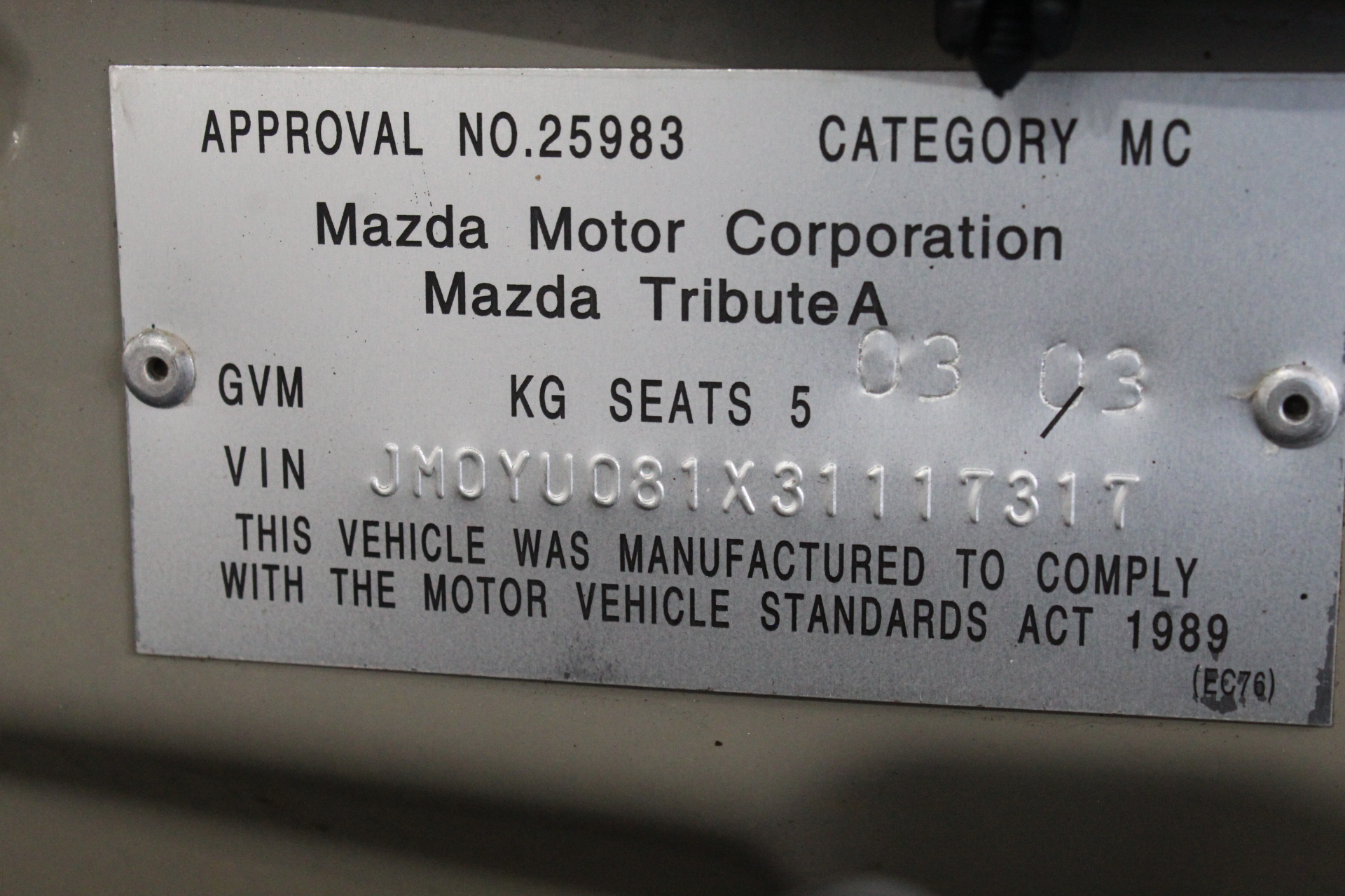 <p>2001 Mitsubishi FM 600 4 x 2 Vacuum Truck</p>