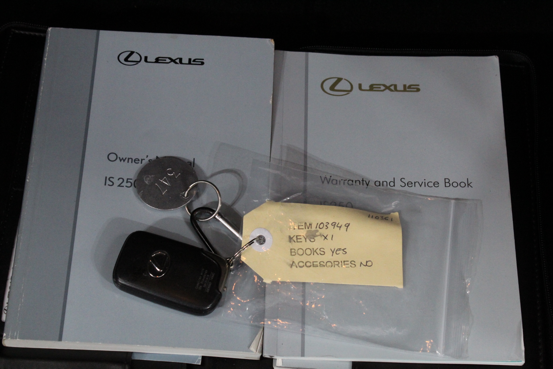 HUGGIES 124pk Ultra Dry Nappies For Boys, Size 6, 16kg+, Mickey Mouse. N.B: