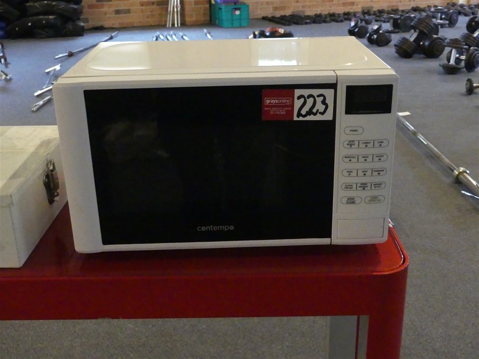 KIRKLAND Signature Stainless Steel Cookware 10 Piece Set NB: Used, obvious