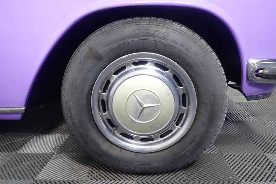 MILENO Trivet Single Tower Bar 450mm Chrome Finish.