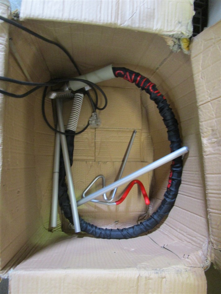 WATERPIK Ultra & Cordless Plus Waterflosser Pack. NB: Minor use.