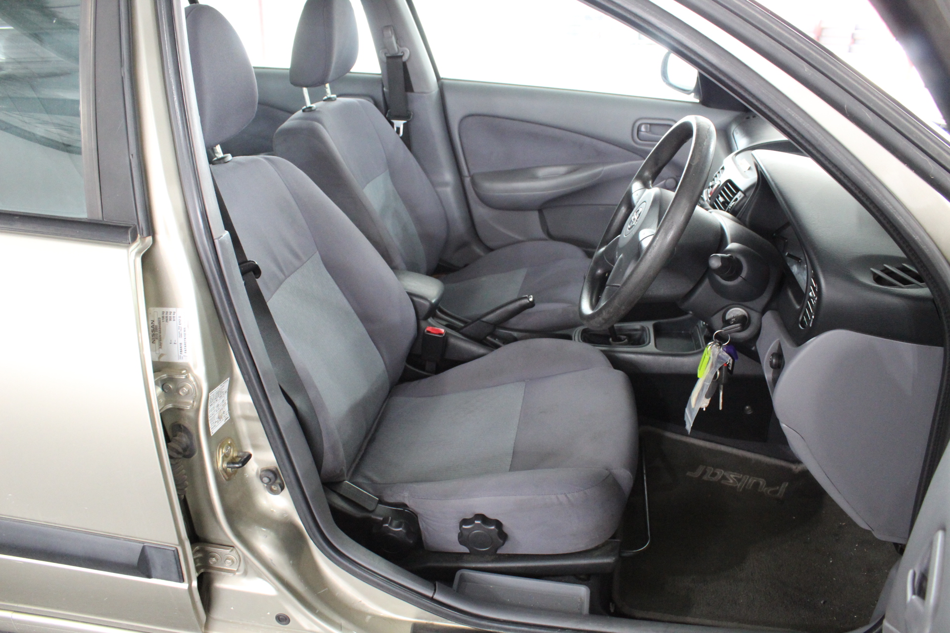 RUSSELL HOBBS Mix and Go Stainless Steel Blender, 300W Motor, 600ml Capacit