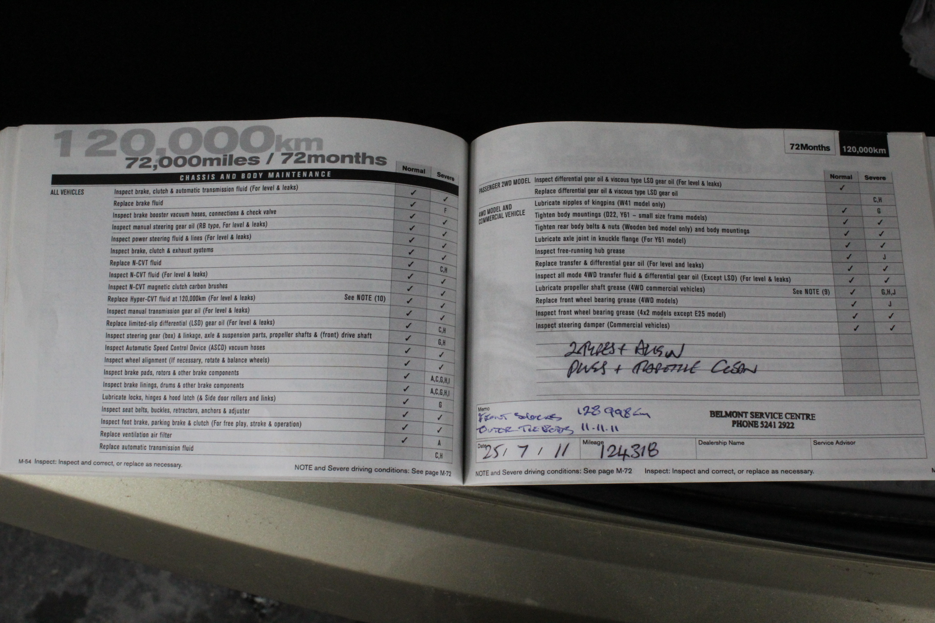 AVANTI Camelia Ceramic Teapot, Pitch Black, 15285. NB: Damaged box.