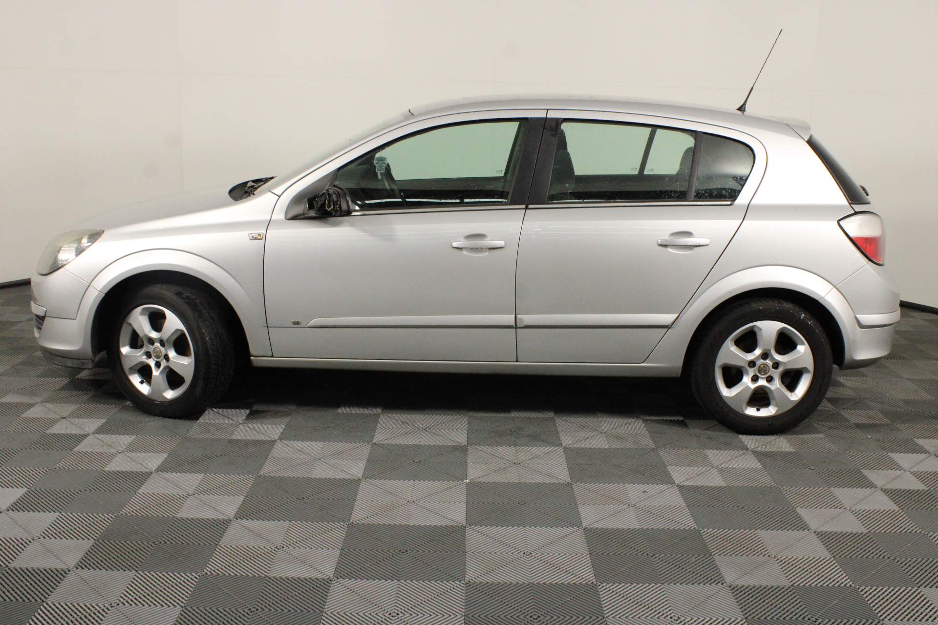 CALVIN KLEIN Women's Straight Jean, Size 6/28, 99% Cotton, Pier/Dark Blue (