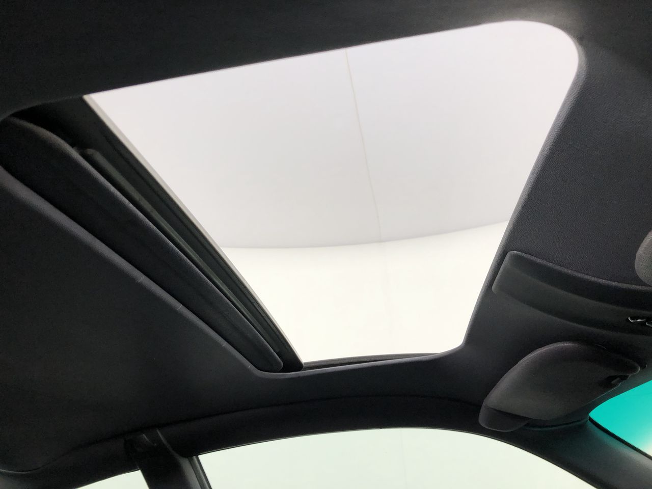 2016 Toyota Hilux 4X2 SR Hi Rider GUN136R Turbo Diesel Automatic Dual Cab