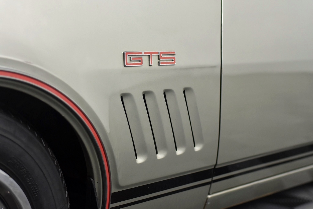 Sacred Hill Shiraz Cabernet (12x 750mL). NSW.