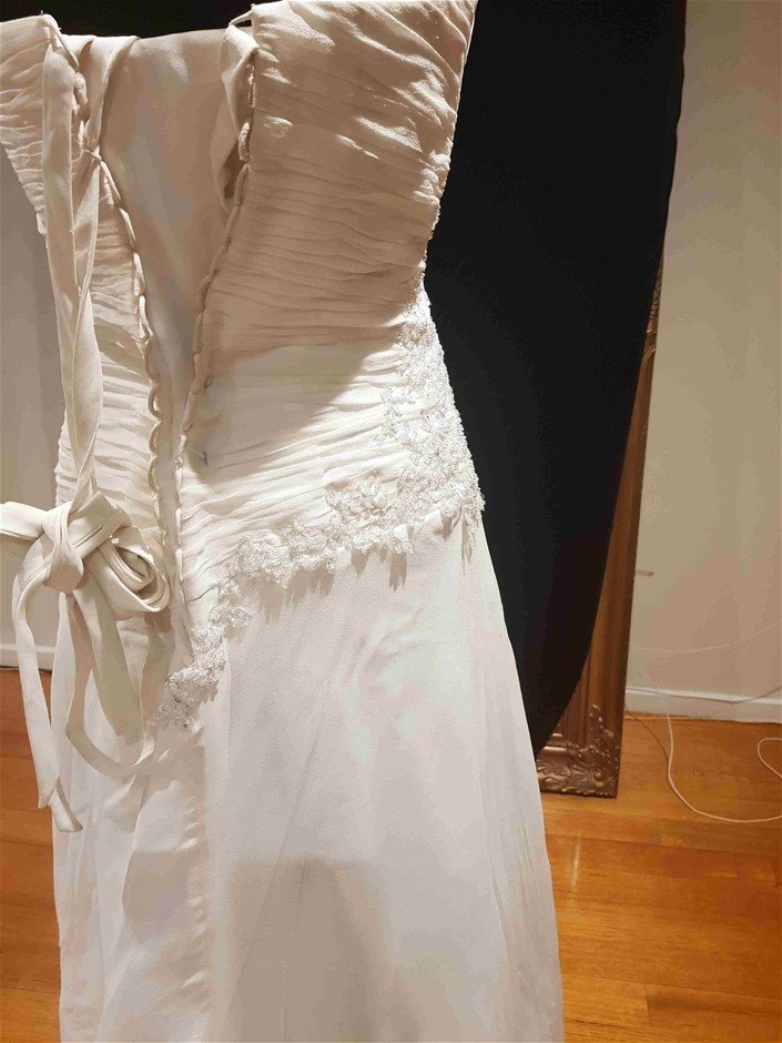 SKECHERS Women's Uno 'StandOnAir' Shoes, Size US8, White, 73690/W.  Buyers