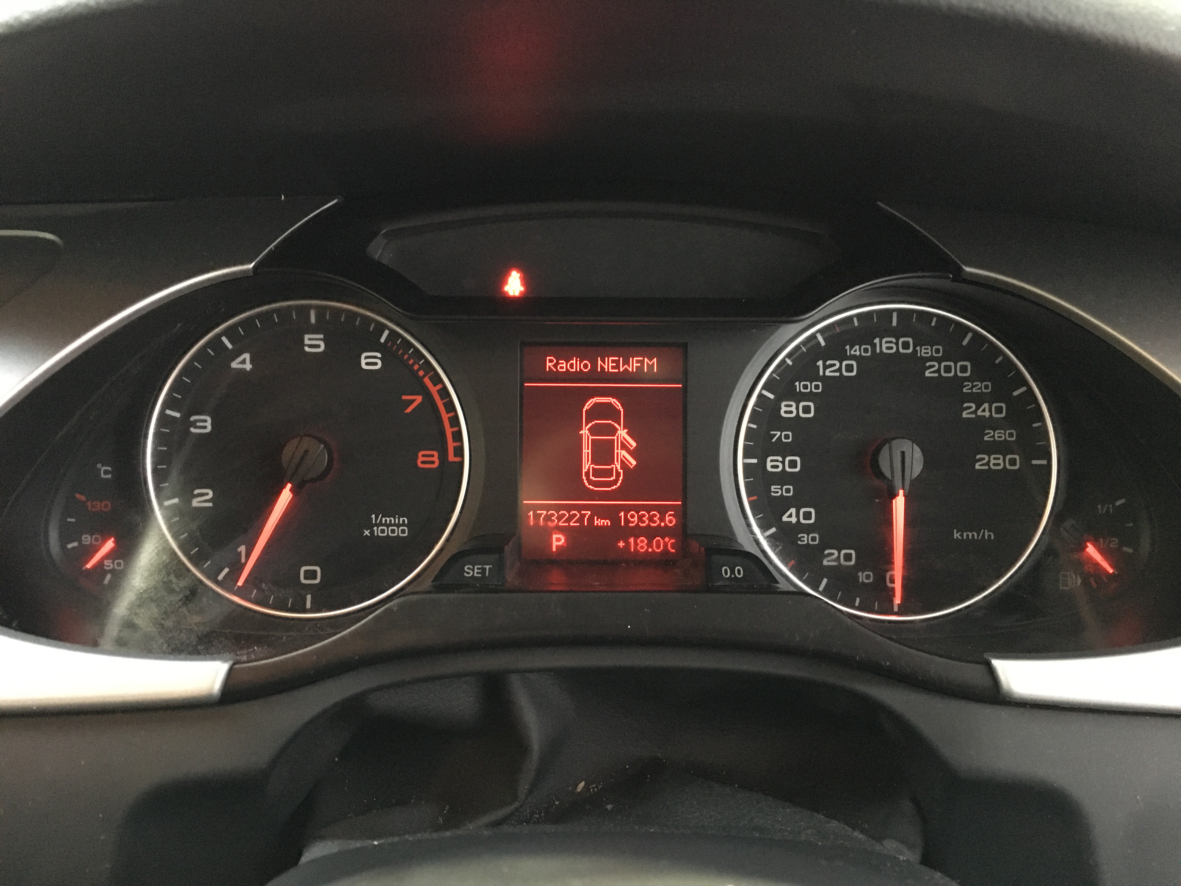 AVERY Flexi-View 3 Ring Binders, 1 Inch Round Rings, Assorted Colors (Black