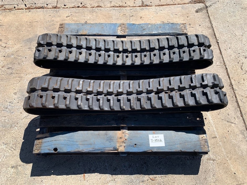 DYSON Gen5detect Absolute Vacuum Cleaner With Accessories, Model 443066-01.