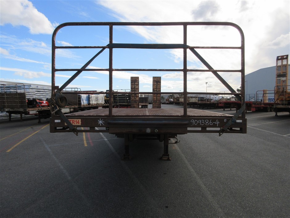 BLACK + DECKER 18V Hammer Drill Kit With Carry Case & 80x Attachments. NB: