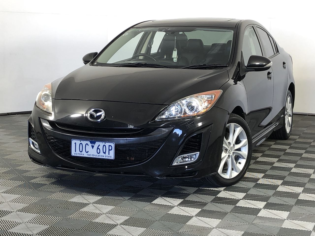 Arlec White Pointer Portable Torch