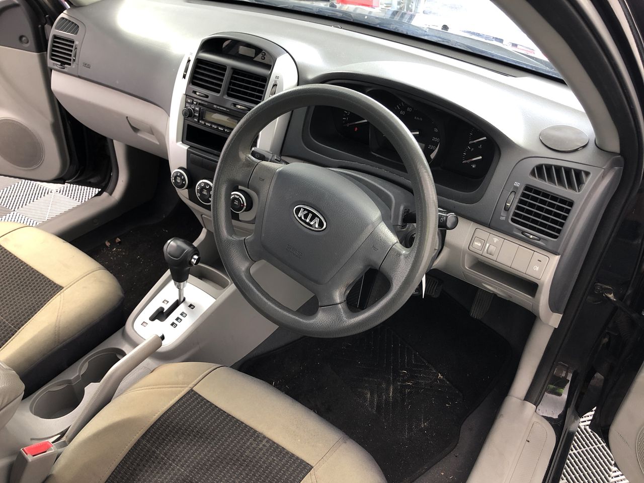 Case-it The Mighty Zip Tab Zipper Binder - 3 Inch O-Rings - 5 Color Tab Exp