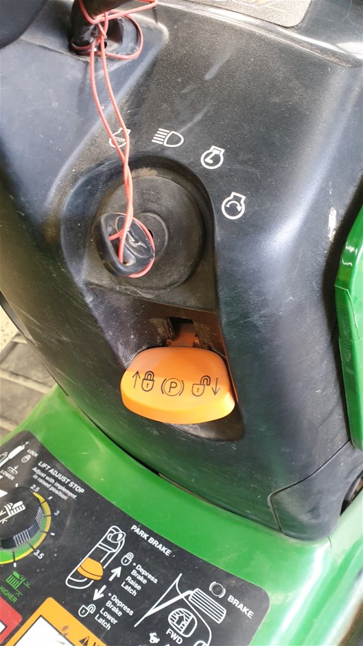 CASEOLOGY Nano Pop 360 Case for iPhone 14 - Burgundy Bean