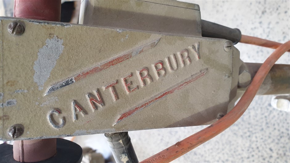 <B>Cowra Lick Feeder Feeder Bin</B>