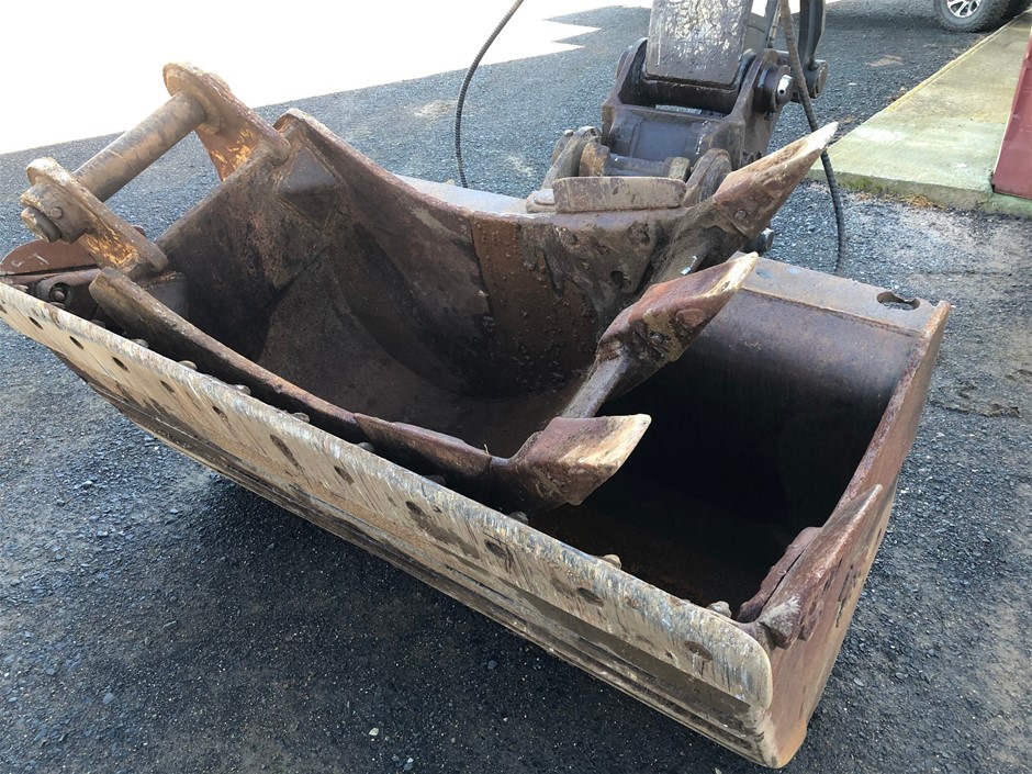 New Waterproof Men'S Watch Barrel Shaped Transparent Quartz Watch Popular