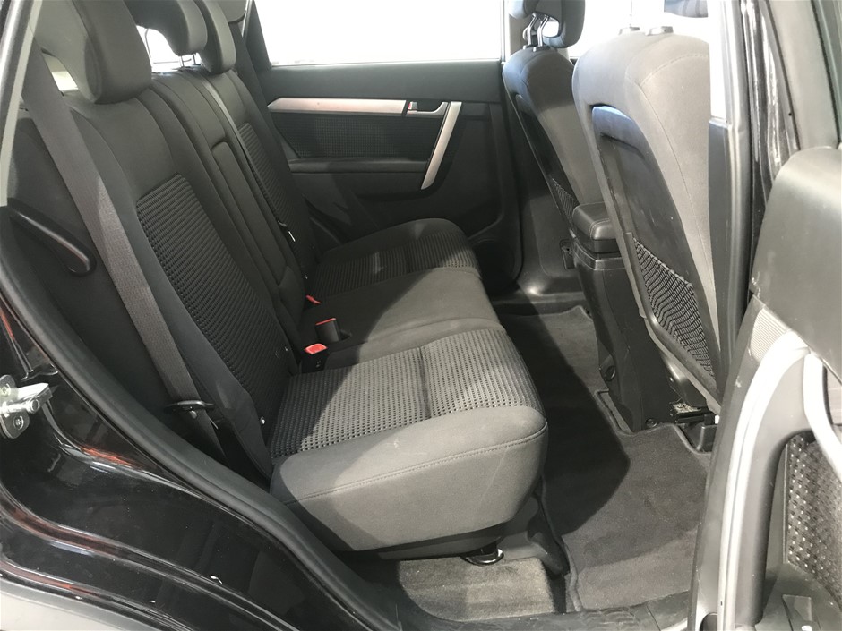 18K Gold-Filled Cross & Flower Bracelet with Simulated Diamonds - 17.8cm