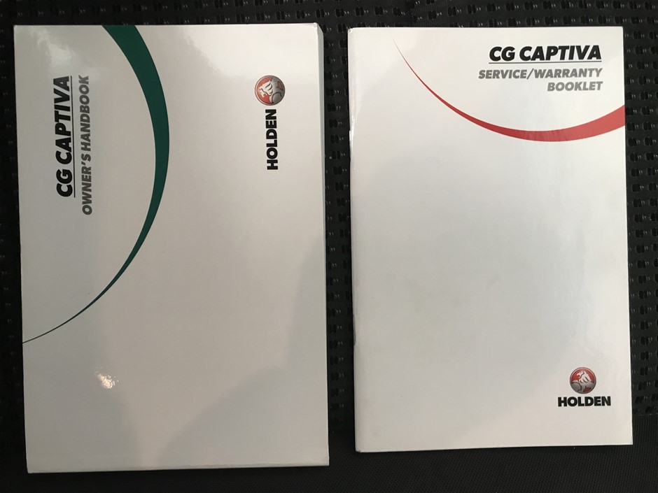 18K Gold-Filled Cuban Chain Bracelet with Simulated Diamonds - 17.8cm