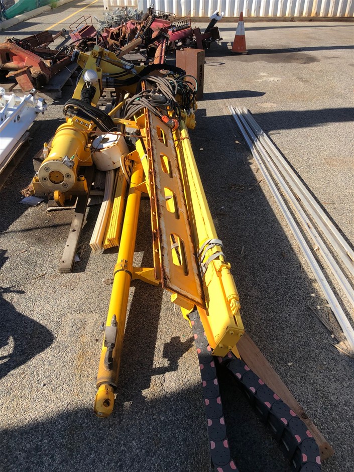 <p>Electric Chain Hoist</p>