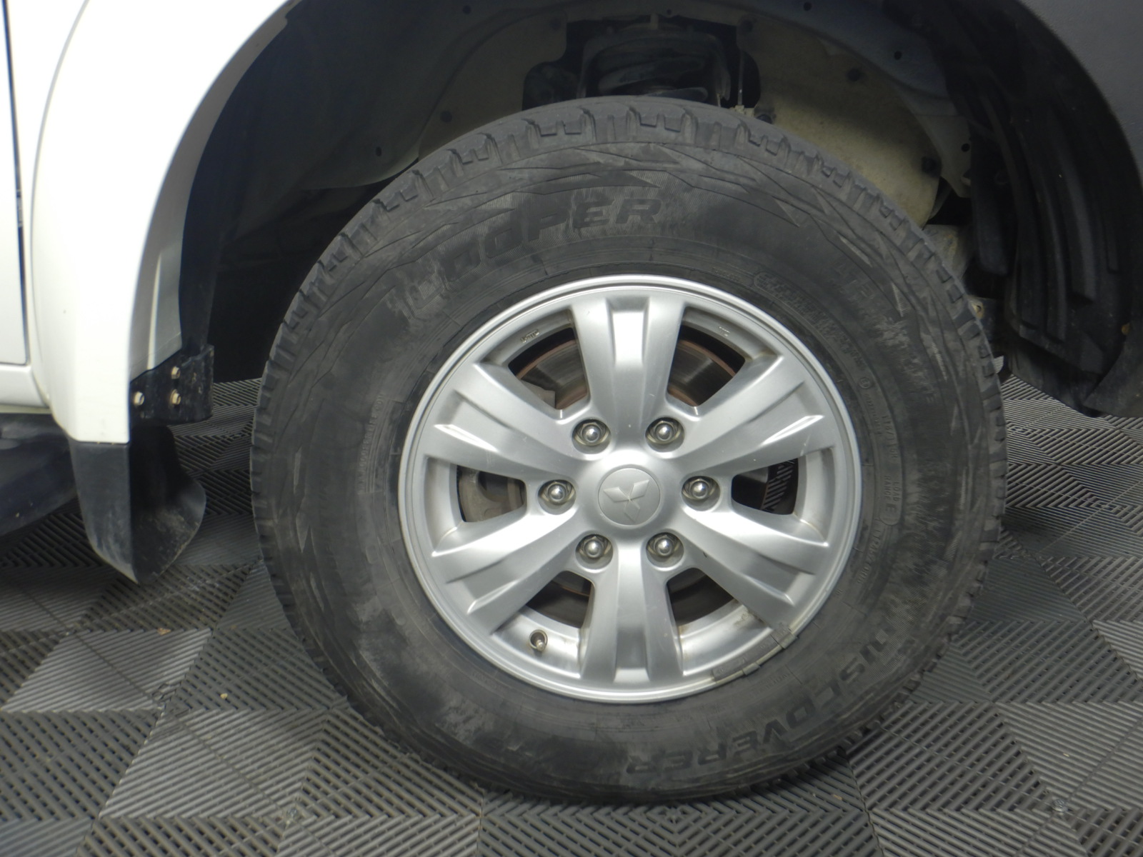 18K White-Filled Cuban Chain Bracelet with Simulated Diamonds - 22.8cm