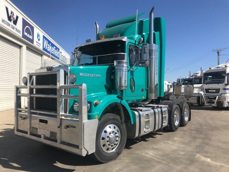 Little Giant Shiraz (6x 750mL).