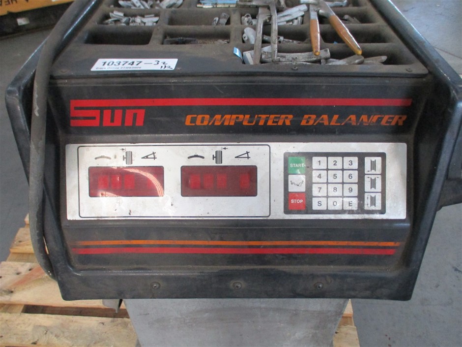 Lindeman's Early Harvest Crisp Chardonnay (6x 750mL).