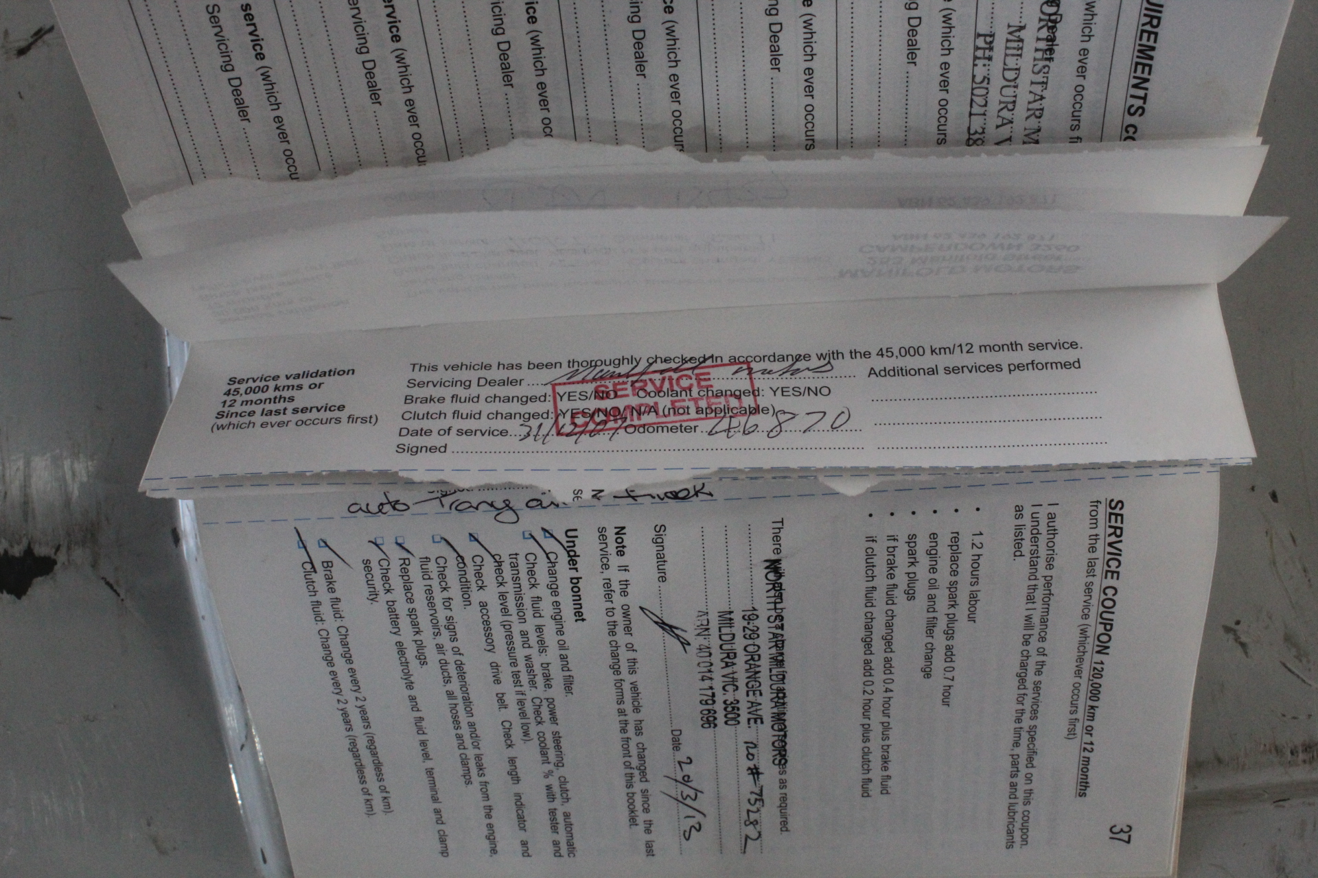 7-8mm White Pearls & Gold Plated Rhinestone Necklace.