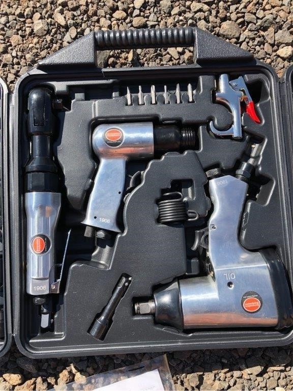 Wolf Blass Red Label Pinot Grigio (6x 750mL).