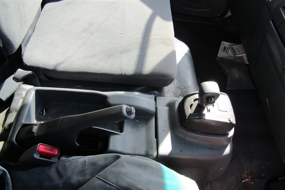 Duchesse De Paris Brut Blanc De Blancs NV (6x 750mL), France.