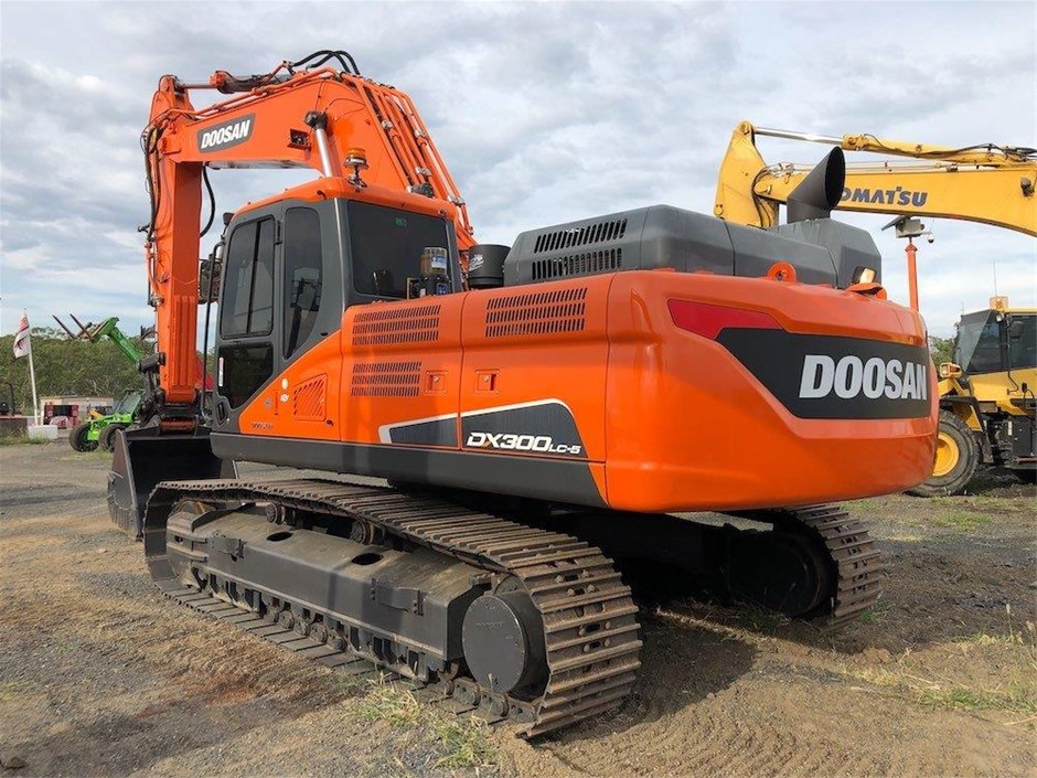 Malaysia 'Jade' Quartz Aquamarine Colour Gemstones Swarovski® Earrings