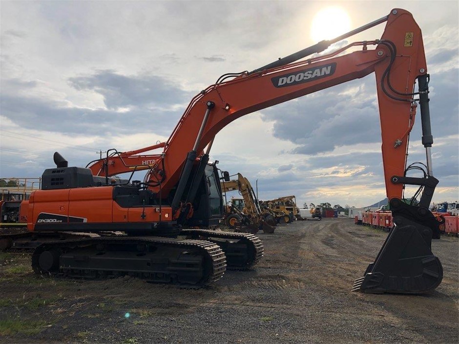 10mm Malaysia 'Jade' Quartz Gemstones Beaded Bracelet.