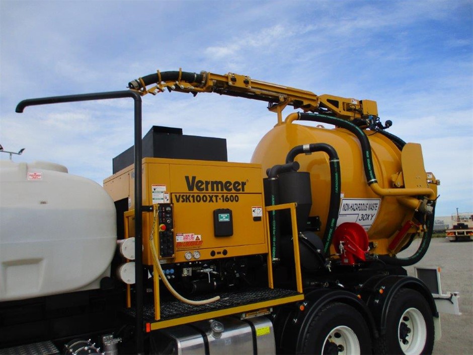 7.15ct multi stone Varying in colour & Dia. 1.90ct Fifty Three Stones Round